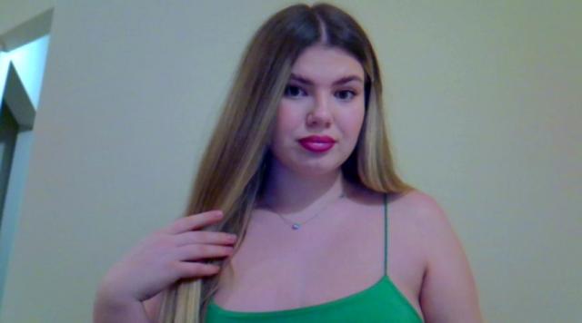 Connect with webcam model Nikol666