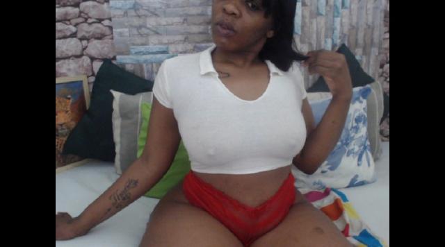 Visit QueenteeX699 profile