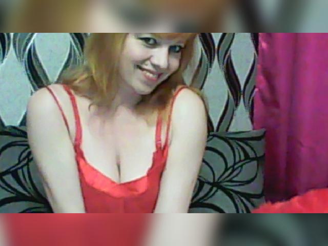 Adult webcam chat with 121LedyA