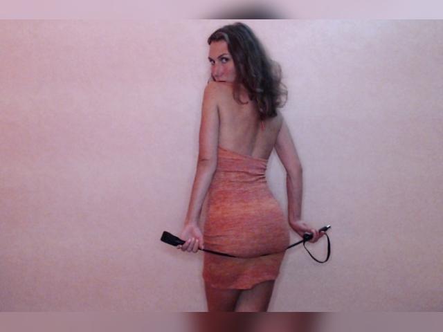 Connect with webcam model SheSleepsNaked: Mistress