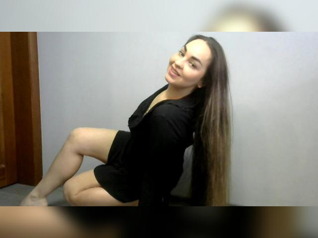 Explore your dreams with webcam model 00Darina00: Outfits