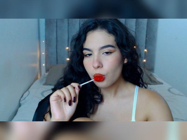 Welcome to cammodel profile for AngelicaWinter: Kissing