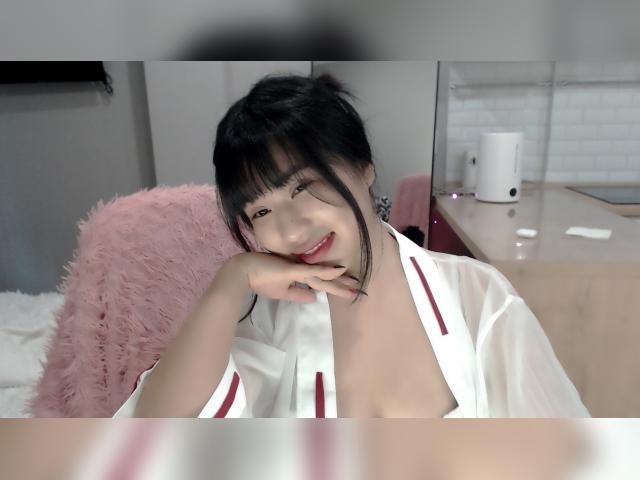 Start video chat with erikawu: Strip-tease