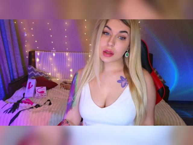 Adult chat with PrettyLaBlond: Sucking