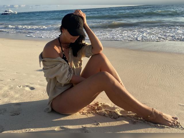 Why not cam2cam with 08Kleo: Piercings & tattoos