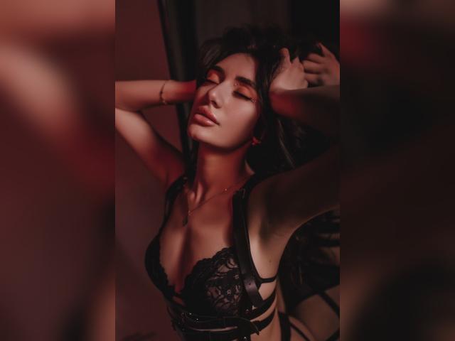 Explore your dreams with webcam model ElegantSo1: Lace