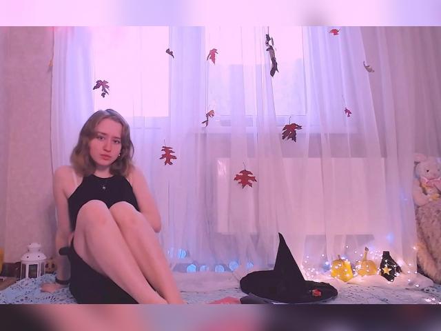 Find your cam match with MagicalKate: Kissing