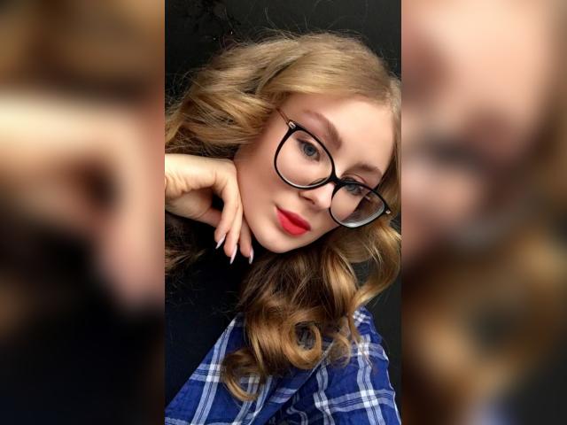 Find your cam match with LadyRed1919