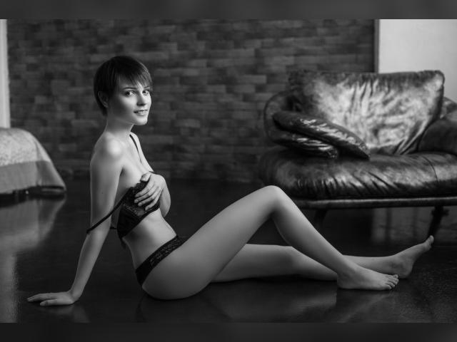 Find your cam match with Ari4269: Lingerie & stockings