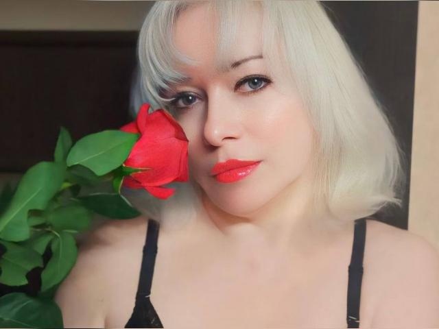 Explore your dreams with webcam model KleopatraX: Mistress