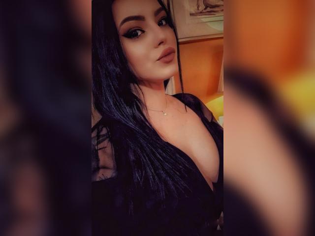 Adult webcam chat with IzabellIch: Sucking