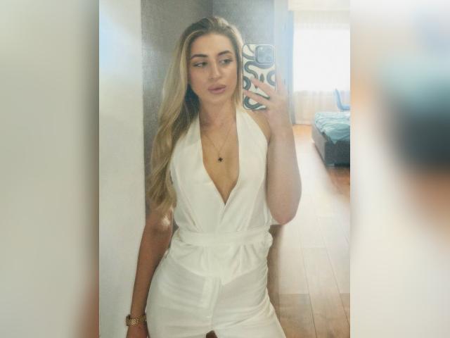 Connect with webcam model Sweet1Blonde: Fitness