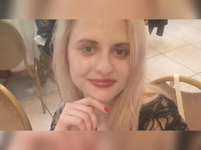 Welcome to cammodel profile for DarkAnna99: Nipple play