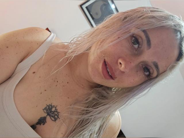 Find your cam match with Misscharlot: Live orgasm