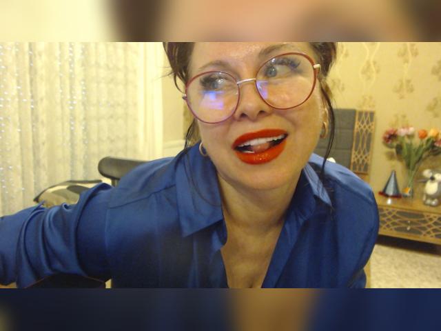 Connect with webcam model FatiniaTraveler: Nipple play