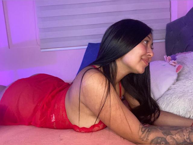 Connect with webcam model pocahontaspower: Fitness