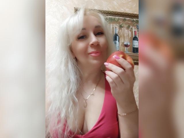 Find your cam match with ButterflyAlice: Humor