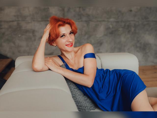 Connect with webcam model SweetMaike