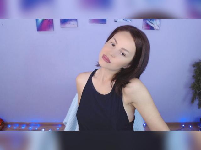 Connect with webcam model VickyGold: Ask about my other activities