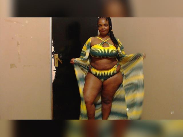 Connect with webcam model Ebonywildass: Strip-tease