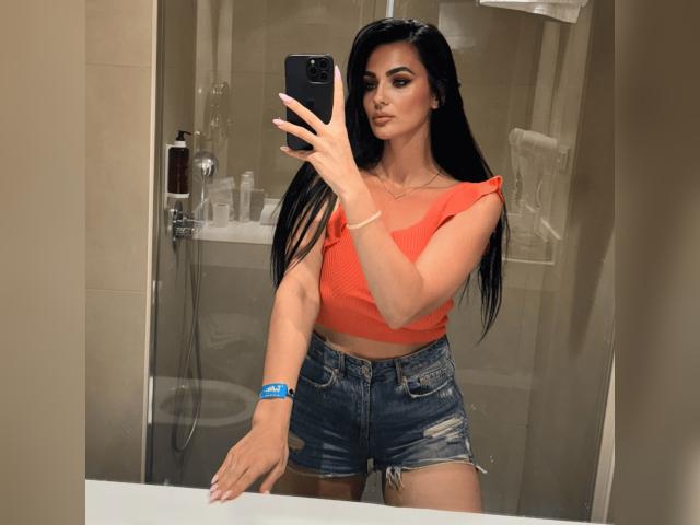 Explore your dreams with webcam model IraStarlight: Conversation