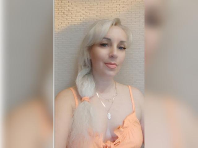 Find your cam match with ButterflyAlice: Humor