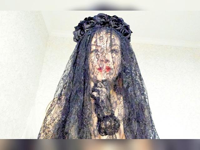 Adult webcam chat with GreatAlina: Strip-tease