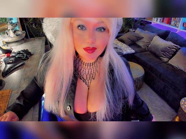 Connect with webcam model ETERNAME: Femdom