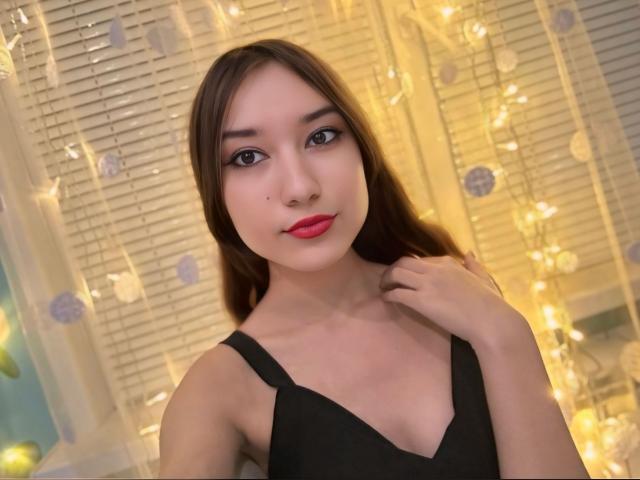 Connect with webcam model LauraRay: Outdoor Activities