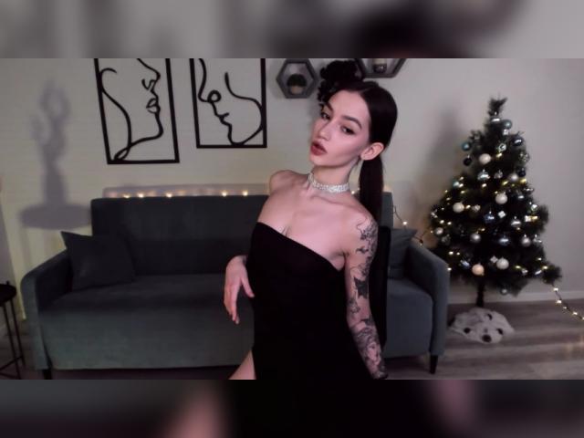 Find your cam match with SophieKiss: Make up