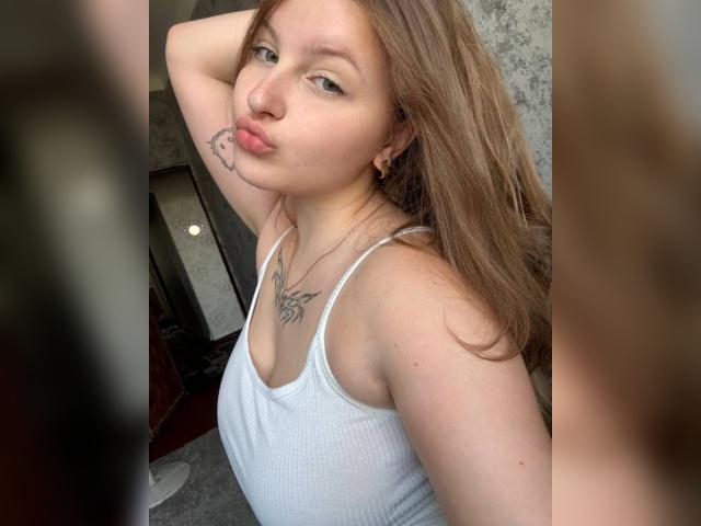 Welcome to cammodel profile for AmeliaIce: Piercings & tattoos