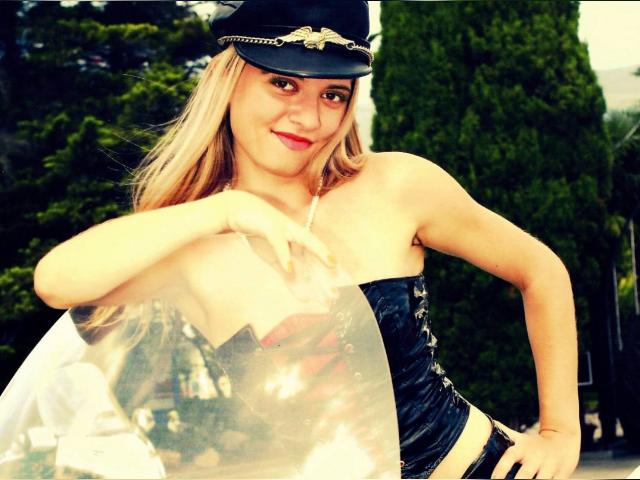 Welcome to cammodel profile for lollyjull: Dominatrix