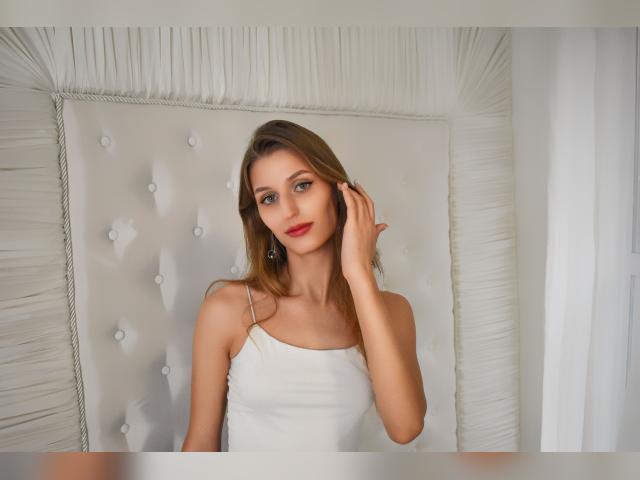 Connect with webcam model NaturaleBeauty