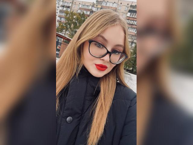 Welcome to cammodel profile for LadyRed1919