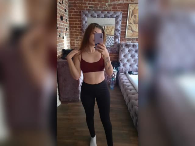 Explore your dreams with webcam model 0001MissDee: Fitness