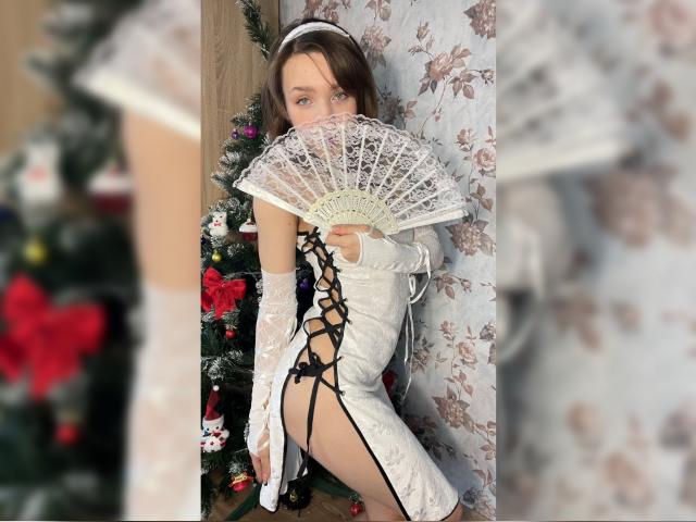 Find your cam match with WowItsLana: Heels