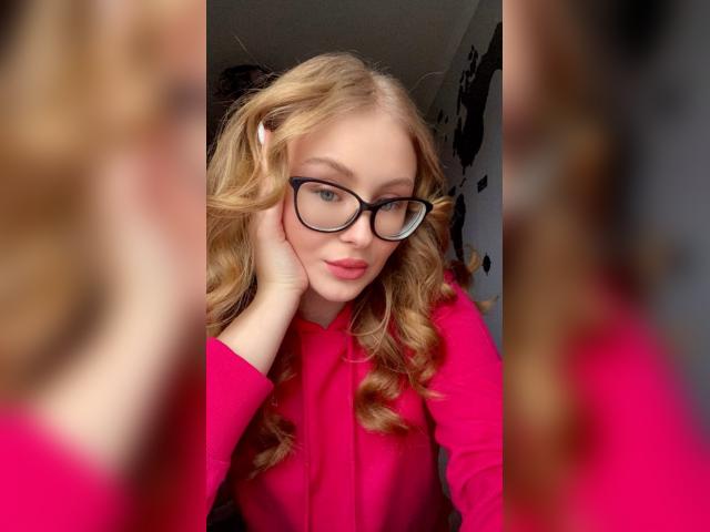 Find your cam match with LadyRed1919