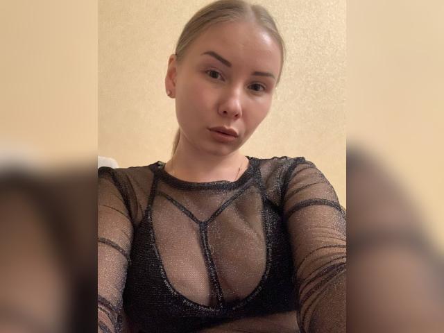 Adult chat with CuteBlondX: Exhibition