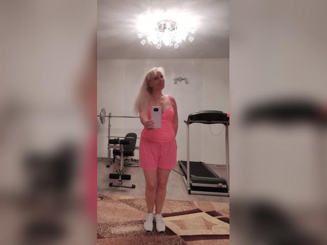 Connect with webcam model ButterflyAlice: Humor