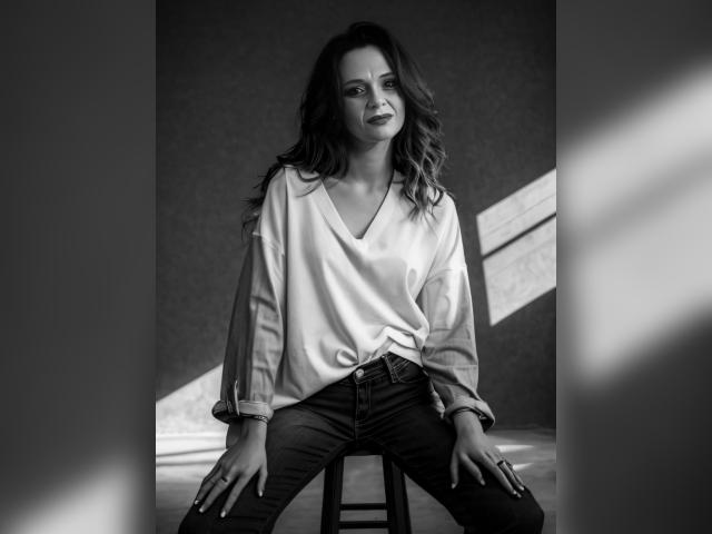 Start video chat with prettywoman31: Toys