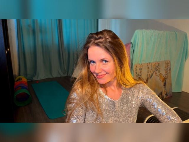 Connect with webcam model ShyAngela: Humor