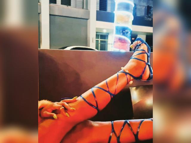 Adult webcam chat with ChocolateBunny: Strip-tease