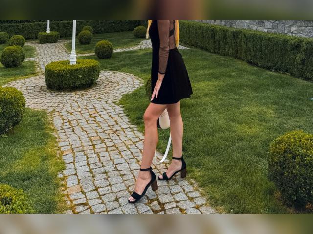 Welcome to cammodel profile for LadyInShadow: Travel