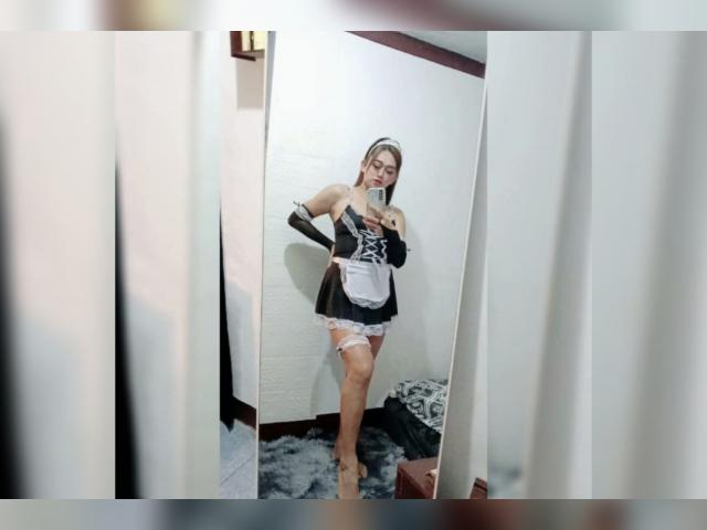 Explore your dreams with webcam model EVILxMISTRESS: Lingerie & stockings