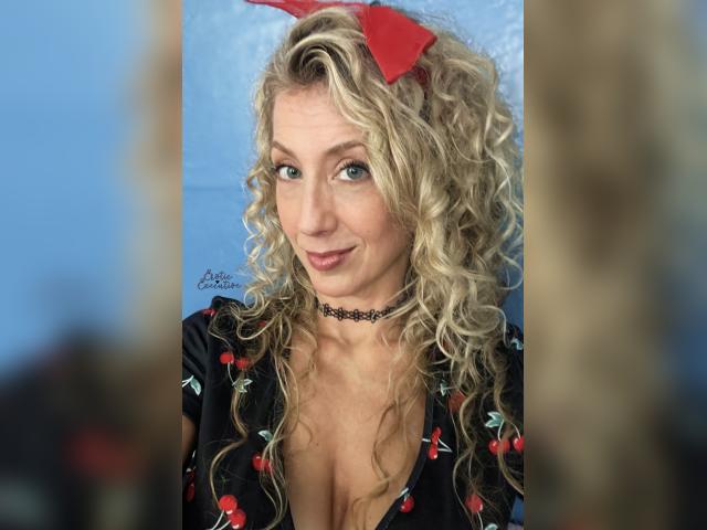 Welcome to cammodel profile for EroticExecutive: Lingerie & stockings
