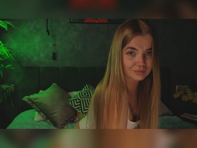 Find your cam match with CarrieBradshaww: Make up