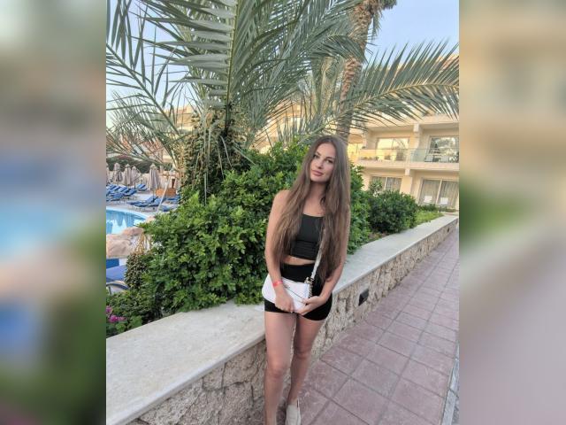Welcome to cammodel profile for VanessaShake: Strip-tease