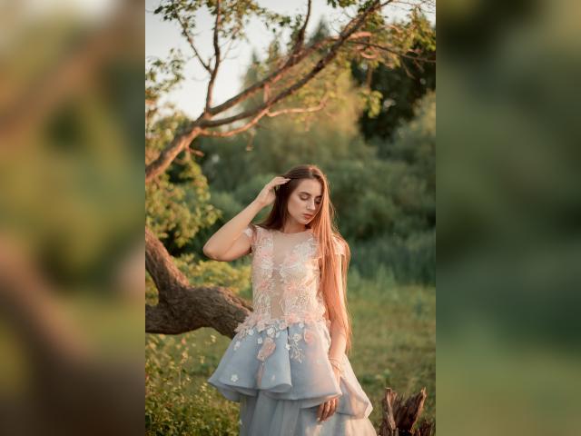 Welcome to cammodel profile for LivelyHeart: Art