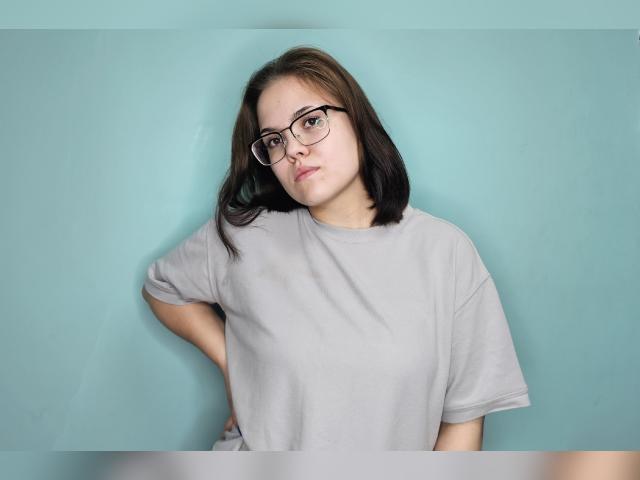 Adult chat with SoffeeFe: Legs, feet & shoes