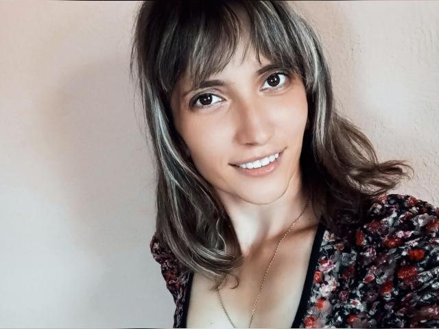 Welcome to cammodel profile for Honey0Bunny3000: Books/Reading